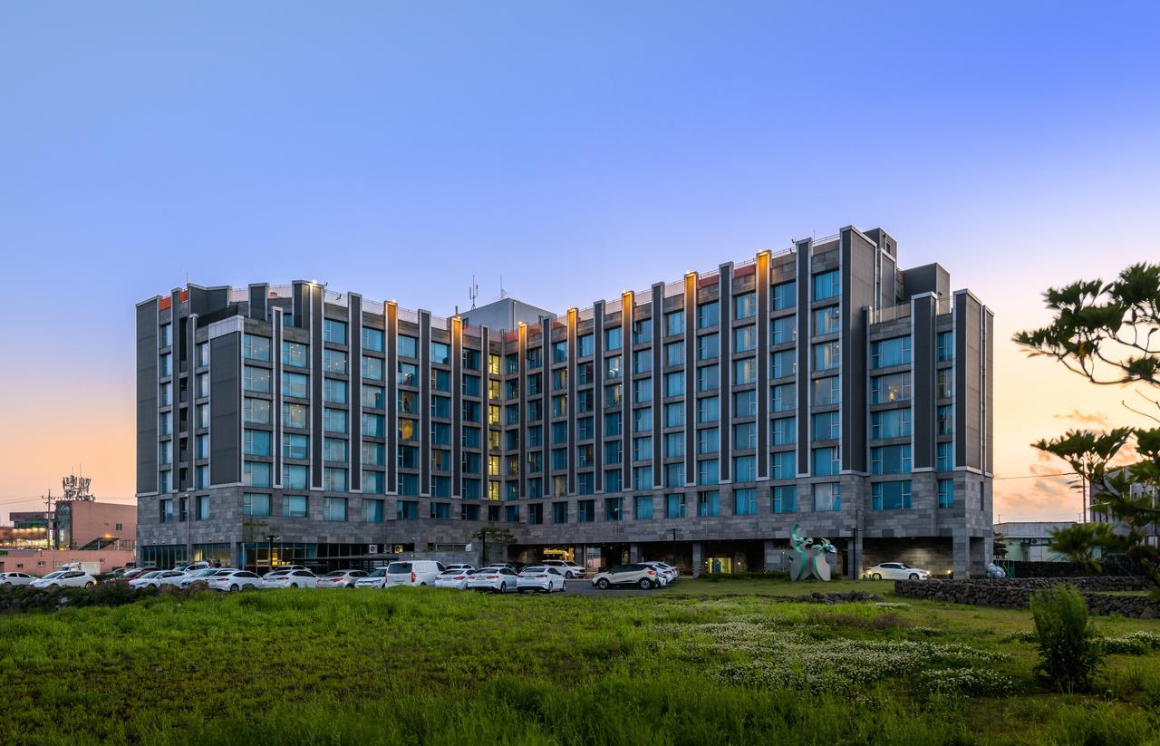 Brown Suites Hotel And Resort Jeju Exterior foto